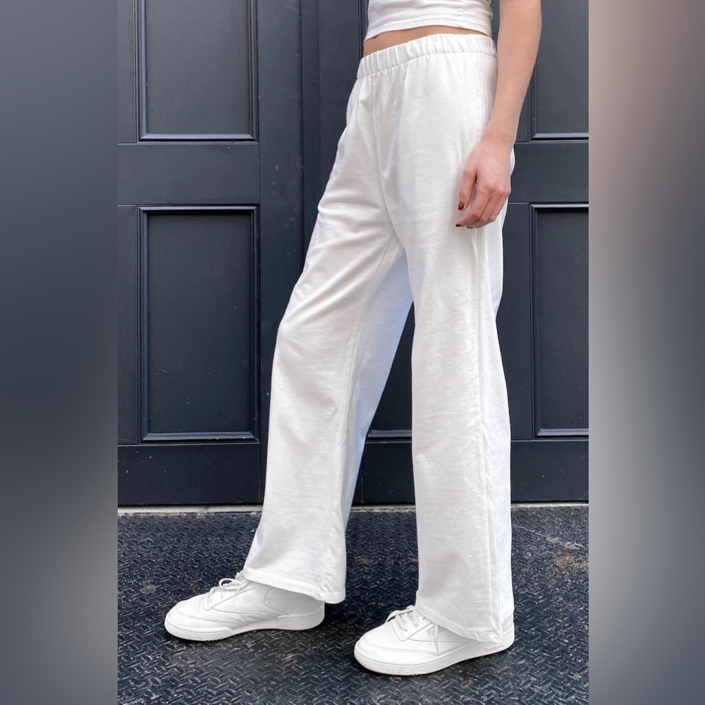 BRANDY MELVILLE White Anastasia Sweatpants (no stains)